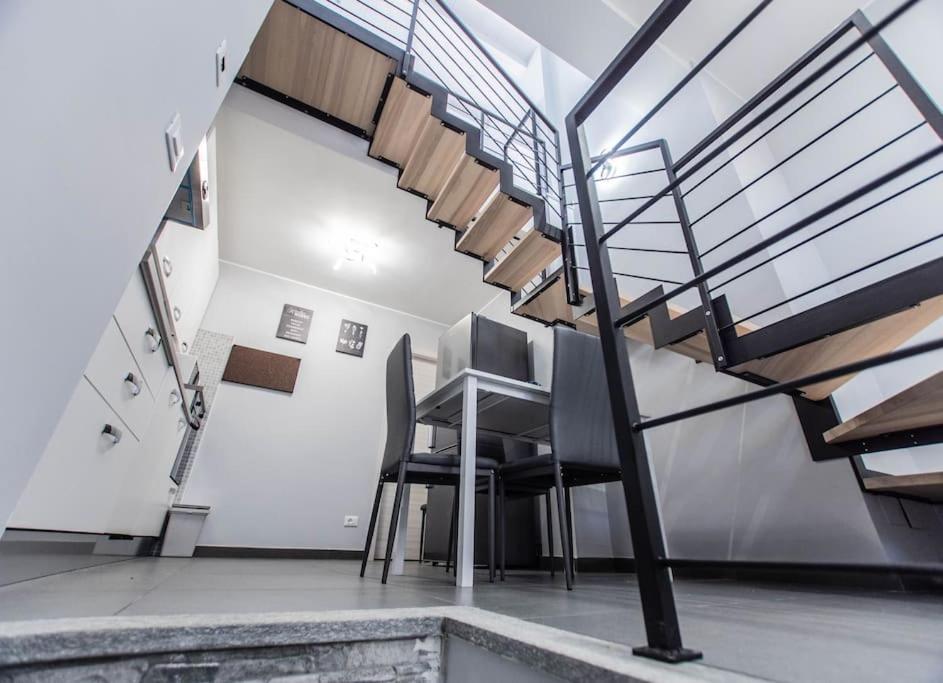 Modern Loft Center Of Turin + Jacuzzi 30M Metro Apartment Collegno Exterior foto