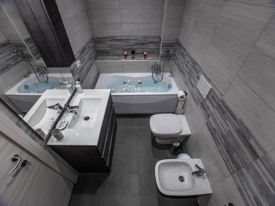 Modern Loft Center Of Turin + Jacuzzi 30M Metro Apartment Collegno Exterior foto