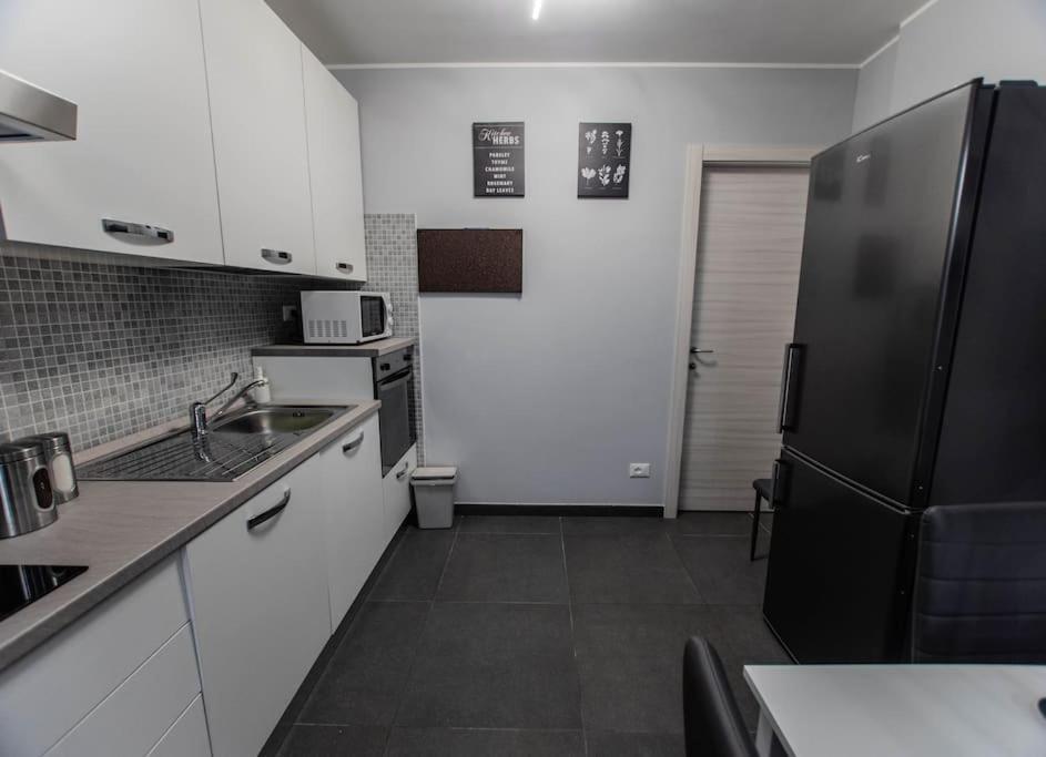Modern Loft Center Of Turin + Jacuzzi 30M Metro Apartment Collegno Exterior foto